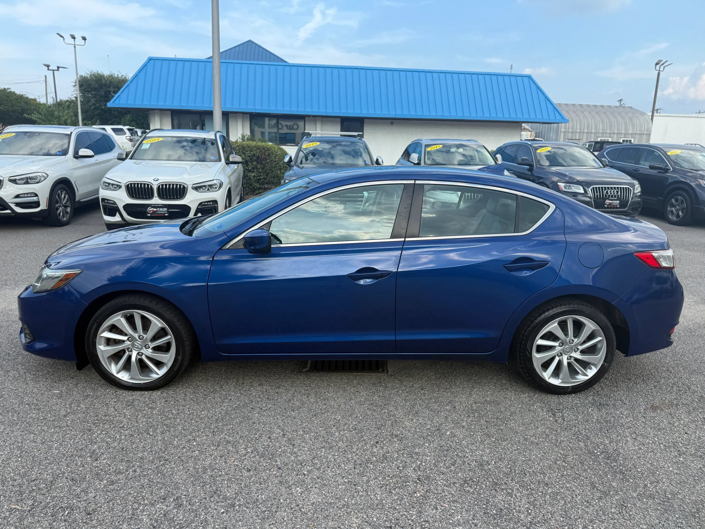 Used 2017 Acura ILX FWD image 3