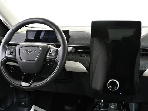 Used 2025 Ford Mustang Mach-E Premium image 8