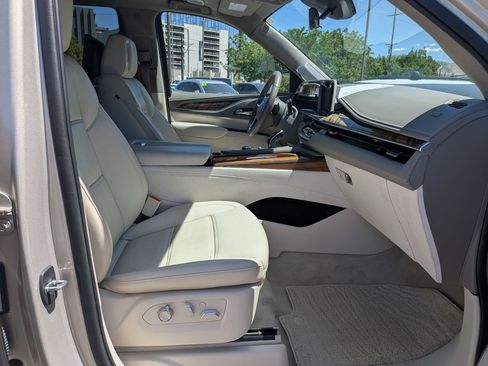 Used 2021 Cadillac Escalade Premium Luxury Platinum AWD/4WD image 34