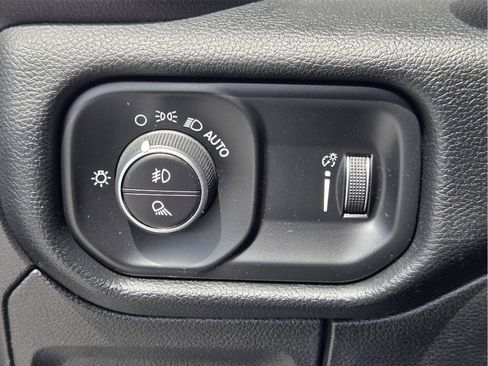 Used 2020 RAM 1500 Lone Star RWD image 20