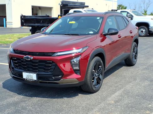 Used 2024 Chevrolet Trax ACTIV FWD image 2
