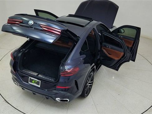 Used 2022 BMW X6 xDrive40i w/ Executive Package image 89