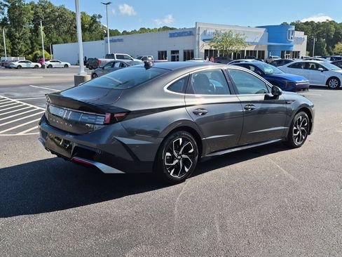 Used 2025 Hyundai Sonata SEL FWD image 3