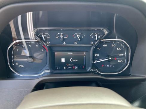 Used 2022 GMC Sierra 3500 SLT w/ SLT Preferred Package image 11