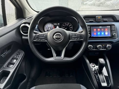 Used 2025 Nissan Versa SV FWD image 17
