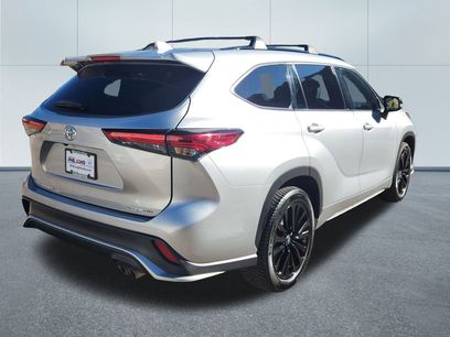 Used 2023 Toyota Highlander XSE