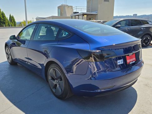 Used 2021 Tesla Model 3 Standard Range Plus RWD image 5