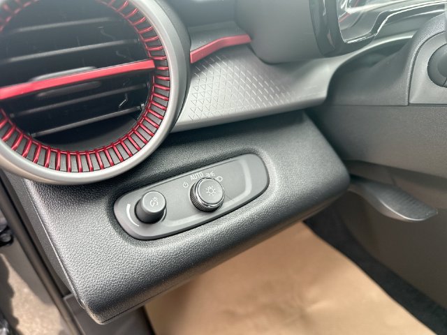 Used 2024 Chevrolet Trax RS FWD image 48