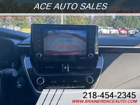 Used 2022 Toyota Corolla LE image 8