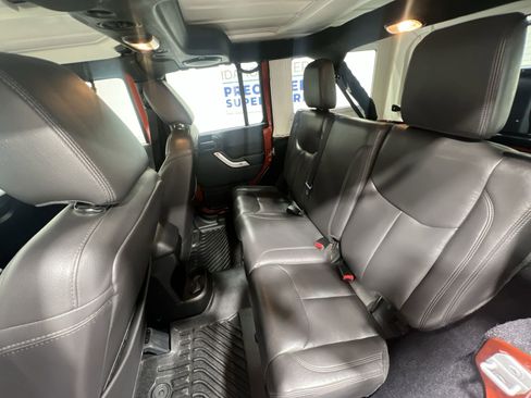 Used 2014 Jeep Wrangler Unlimited Sahara w/ Connectivity Group image 21