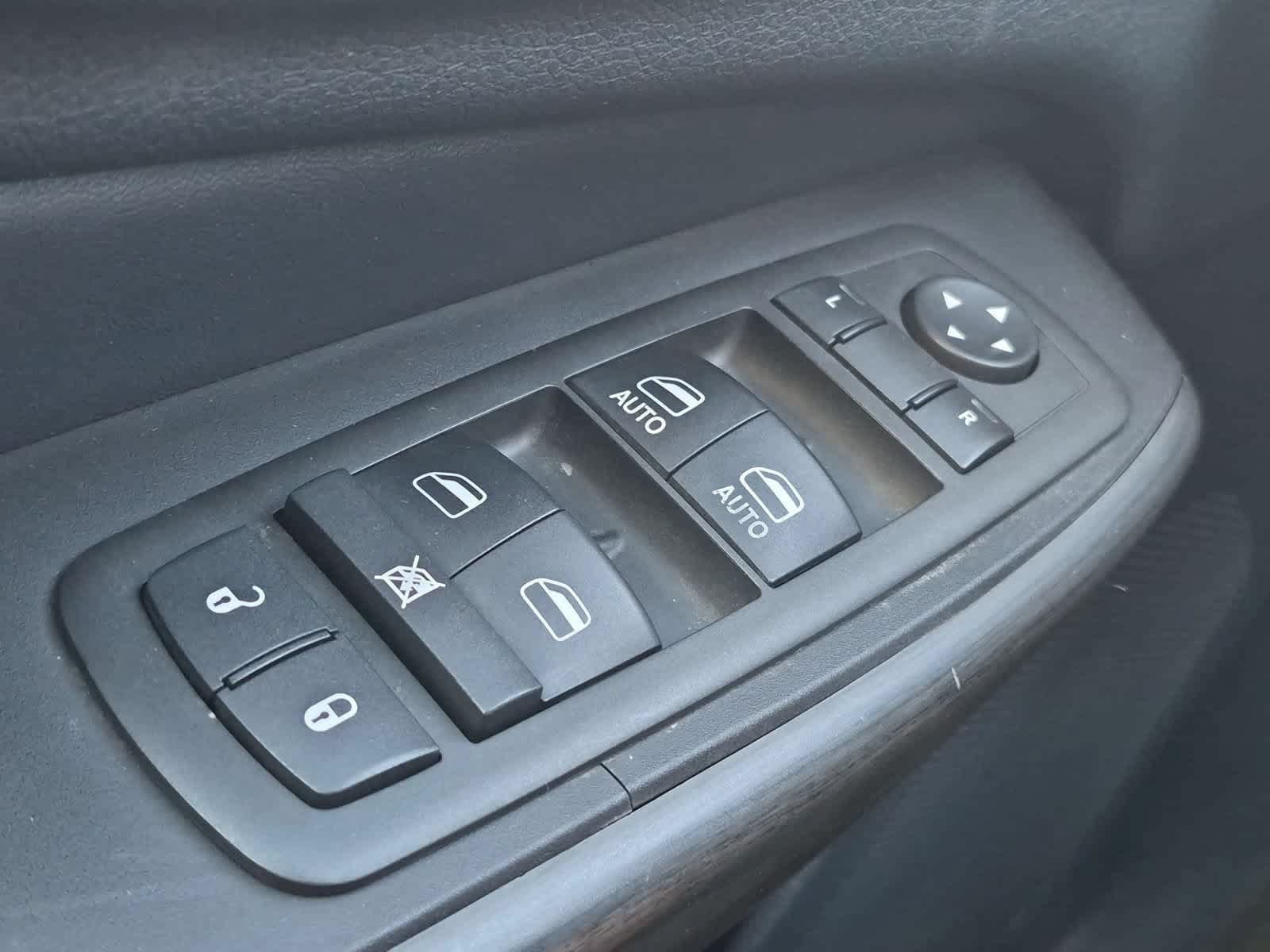 Used 2014 Jeep Cherokee Limited w/ Trailer Tow Group AWD/4WD image 30