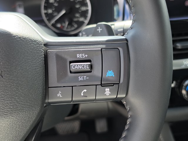 Used 2026 Nissan Pathfinder SV FWD image 32