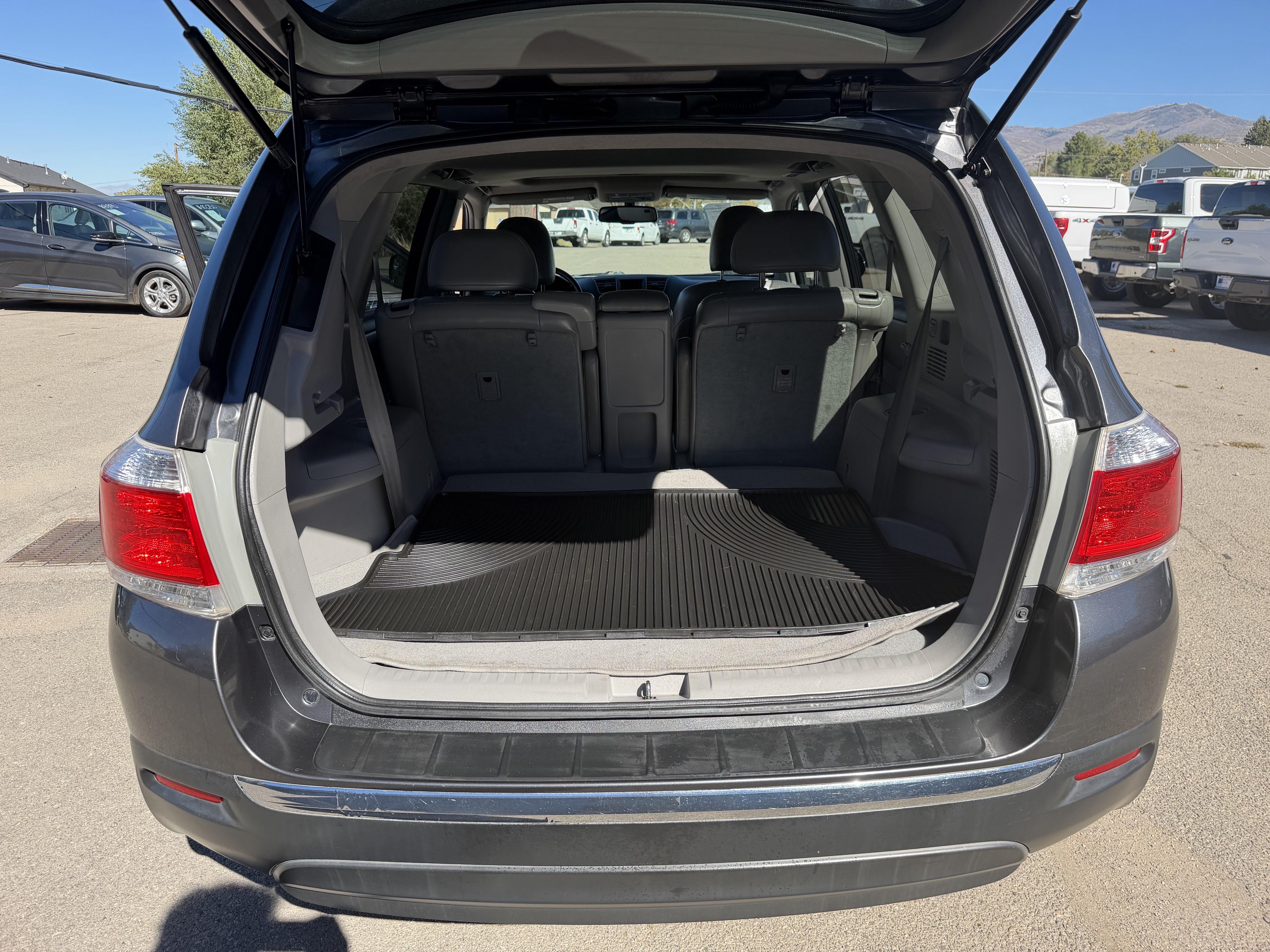 Used 2011 Toyota Highlander Limited w/ Tow Pkg FWD image 25
