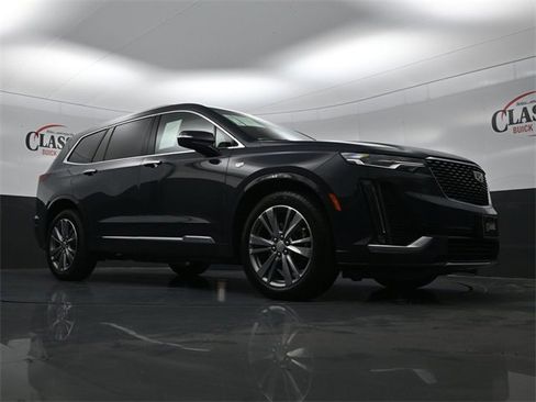 Used 2025 Cadillac XT6 Premium Luxury image 29