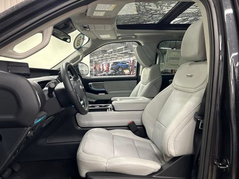 New 2027 Ford Expedition Max Platinum w/ Driver's Package AWD/4WD image 10