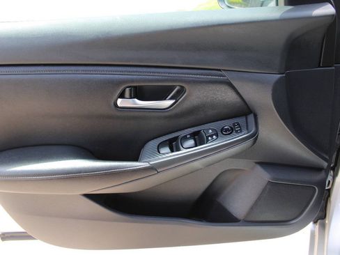 Used 2021 Nissan Sentra SV FWD image 15
