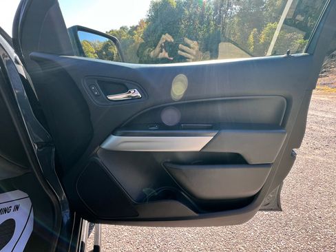 Used 2019 Chevrolet Colorado LT image 28