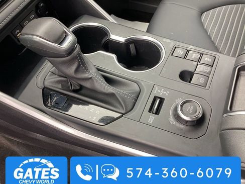 Used 2025 Toyota Highlander XSE AWD/4WD image 33