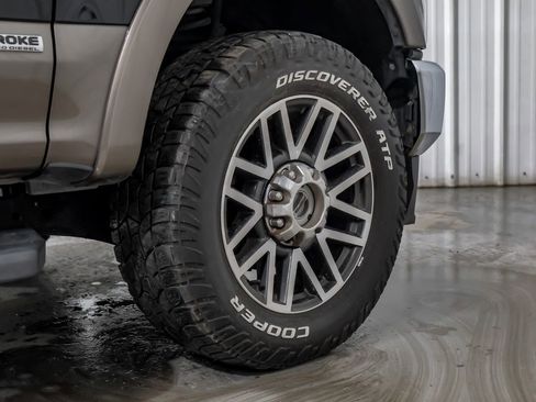 Used 2019 Ford F250 Lariat w/ Lariat Ultimate Package AWD/4WD image 63