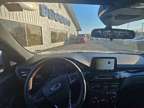 Used 2025 Ford Escape ST-Line Select image 2