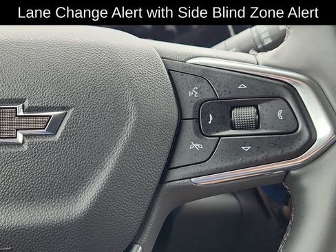 Used 2026 Chevrolet Trax ACTIV w/ Sunroof Package FWD image 39