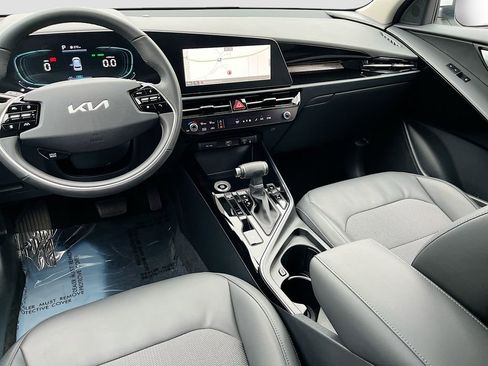 Certified 2024 Kia Niro EX image 22