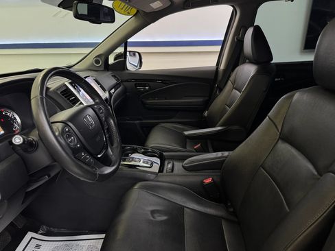 Used 2017 Honda Pilot Touring image 23