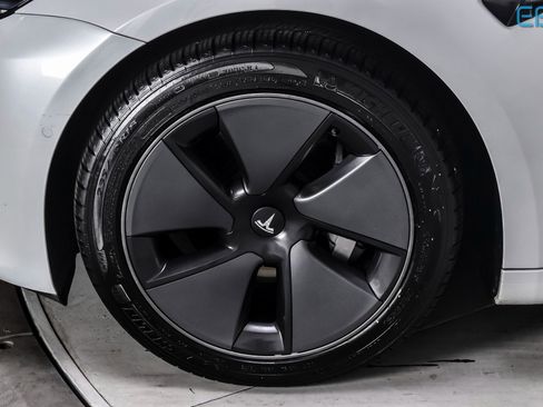 Used 2021 Tesla Model 3 Standard Range Plus image 10