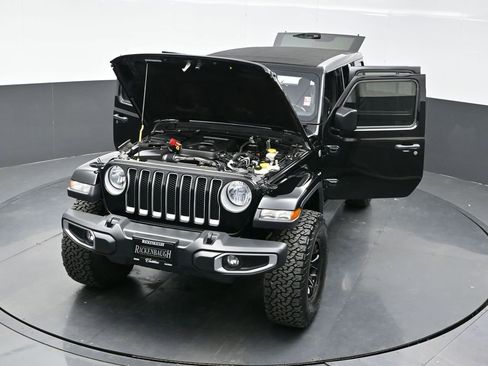 Used 2018 Jeep Wrangler Unlimited Sahara image 38