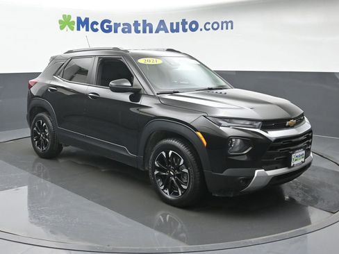 Used 2021 Chevrolet TrailBlazer LT image 2
