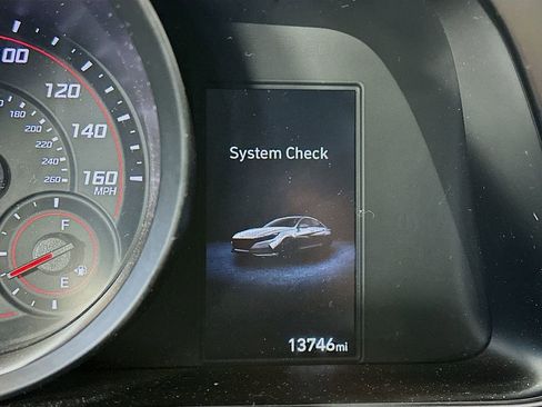 Used 2023 Hyundai Elantra SEL FWD image 15