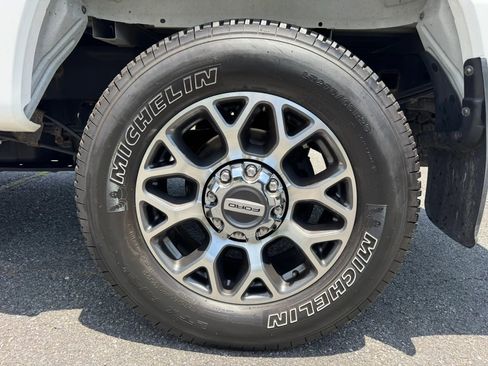 Used 2022 Ford F250 Lariat w/ Lariat Value Package AWD/4WD image 10