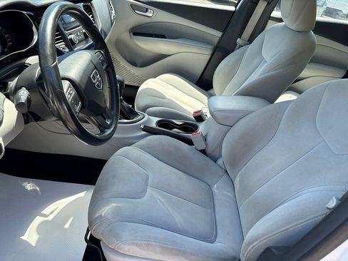 Used 2013 Dodge Dart SXT w/ Popular Equipment Group FWD image 9