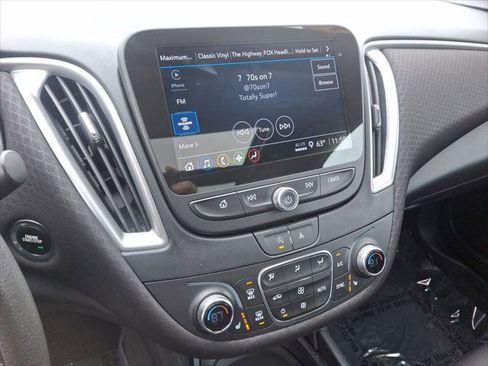 Used 2023 Chevrolet Malibu LT image 14