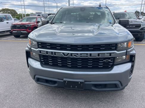 Used 2022 Chevrolet Silverado 1500 Custom w/ Safety Confidence Package RWD image 2