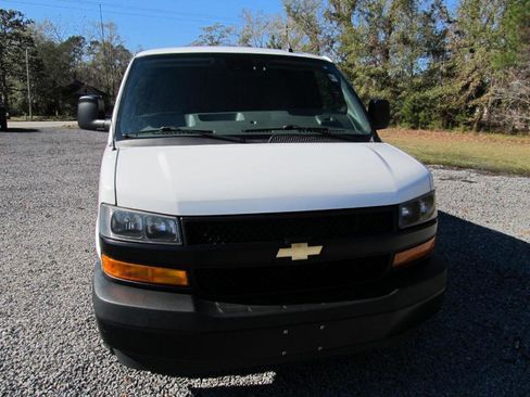 Used 2021 Chevrolet Express 2500 w/ Driver Convenience Package image 9