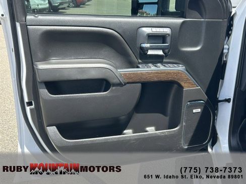 Used 2018 GMC Sierra 2500 Denali AWD/4WD image 9