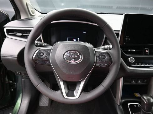 Used 2023 Toyota Corolla Cross XLE w/ Convenience Package AWD/4WD image 15