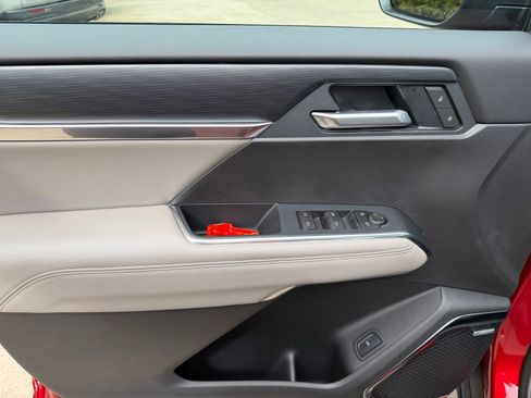 New 2026 GMC Acadia Elevation w/ Elevation Premium Package AWD/4WD image 15