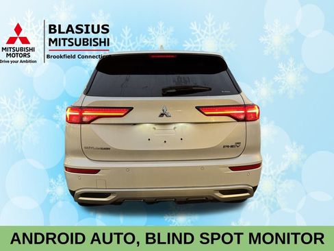 Used 2024 Mitsubishi Outlander 4WD Plug-In Hybrid image 5