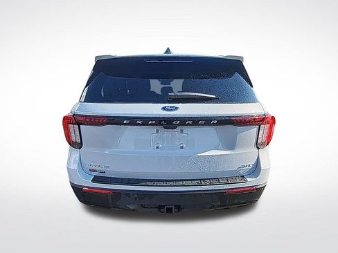 Certified 2025 Ford Explorer Active AWD/4WD image 6
