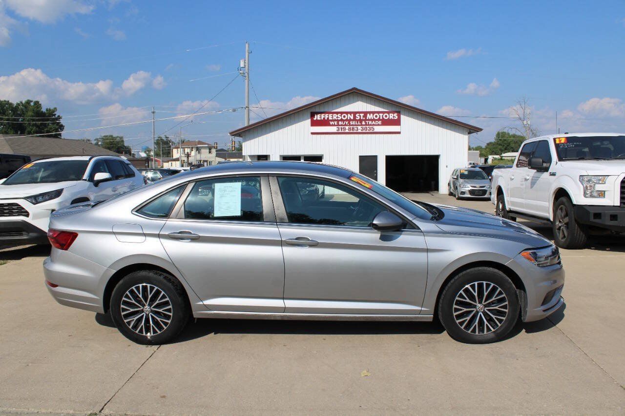 Used 2021 Volkswagen Jetta R-Line FWD image 1