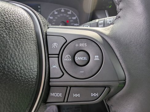 Used 2025 Toyota Corolla Cross LE w/ Moonroof Package image 27