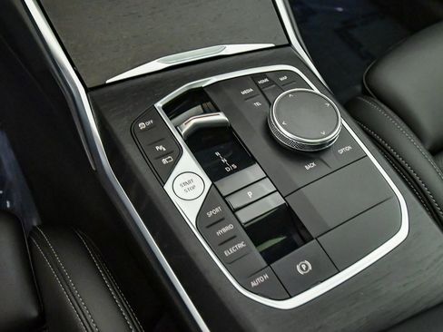 Certified 2023 BMW 330e w/ Convenience Package image 22