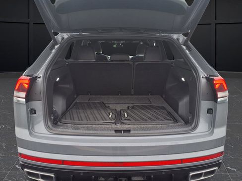 Used 2024 Volkswagen Atlas Cross Sport SEL Premium R-Line image 65