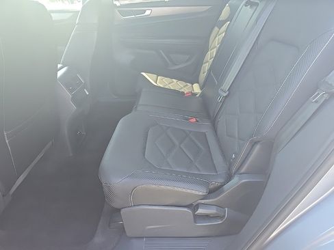 Used 2024 Volkswagen Atlas Cross Sport SE image 23