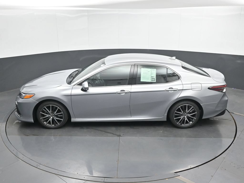 Used 2021 Toyota Camry XLE FWD image 36