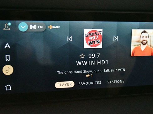 Used 2023 Land Rover Defender 110 X-Dynamic SE image 52