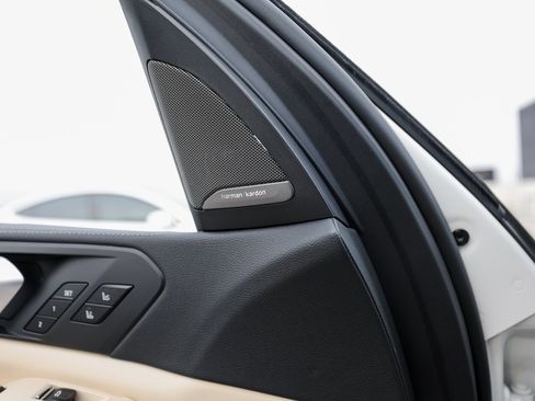 Used 2021 BMW X5 xDrive45e w/ M Sport Package image 22