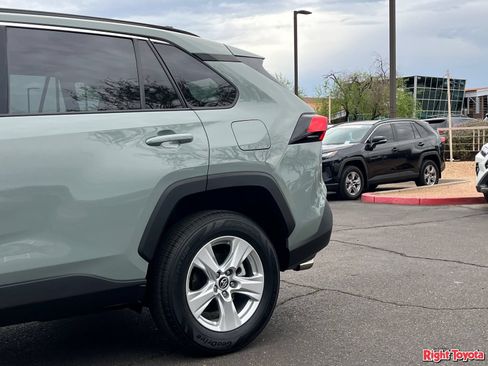 Certified 2020 Toyota RAV4 XLE w/ Convenience Package FWD image 11